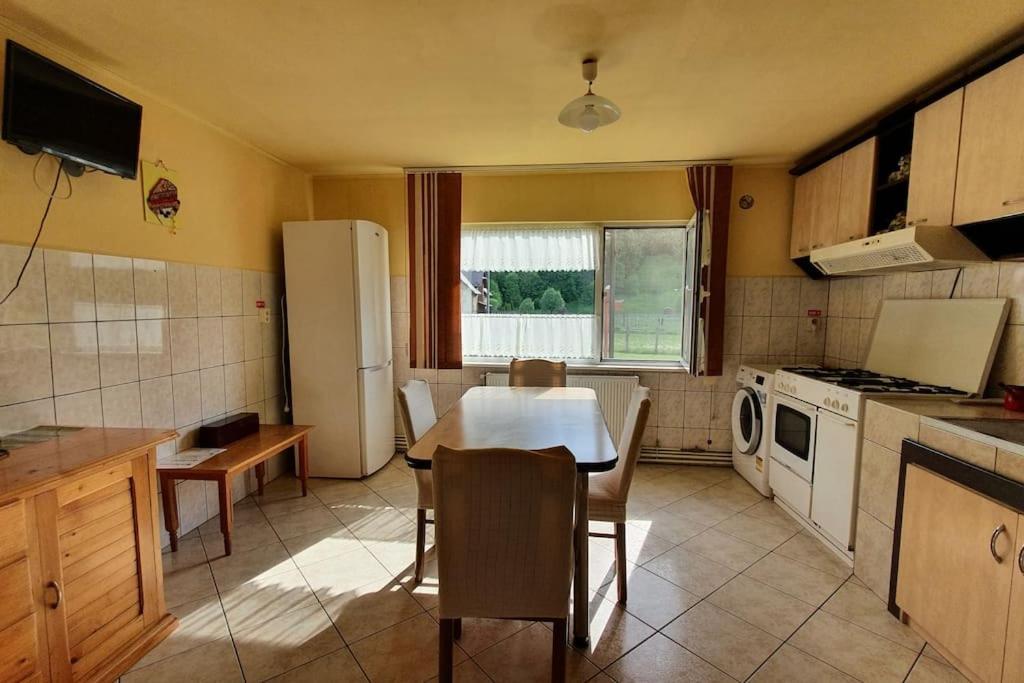 Casa Petruta Dambovicioara Hotel Podu Dimbovitei Bagian luar foto