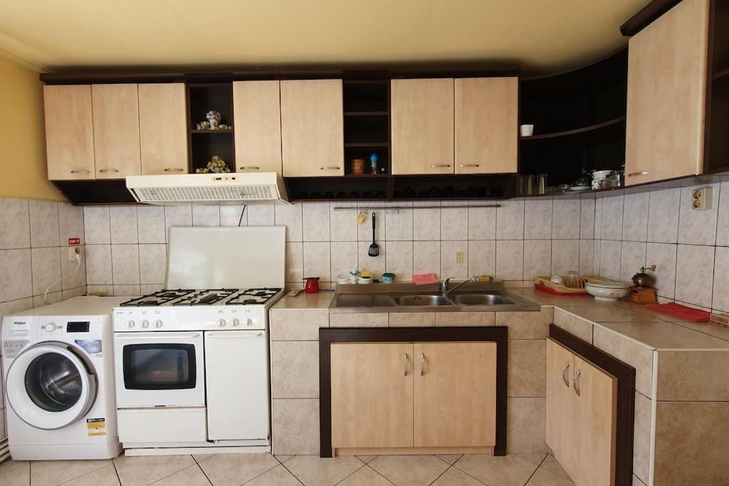 Casa Petruta Dambovicioara Hotel Podu Dimbovitei Bagian luar foto