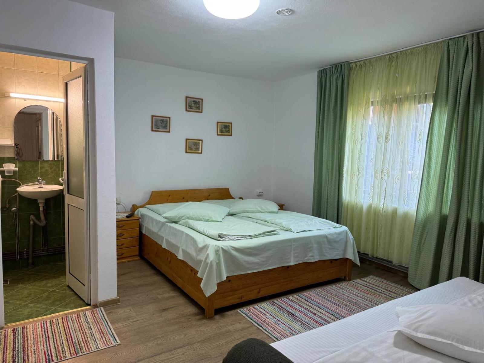 Casa Petruta Dambovicioara Hotel Podu Dimbovitei Bagian luar foto